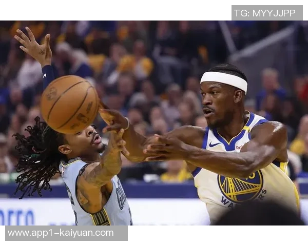 费尔斯与巴特勒场上争吵升级双方各吃技术犯规被驱逐出场 费尔斯与巴特勒场上争吵升级双方各吃技术犯规被驱逐出场